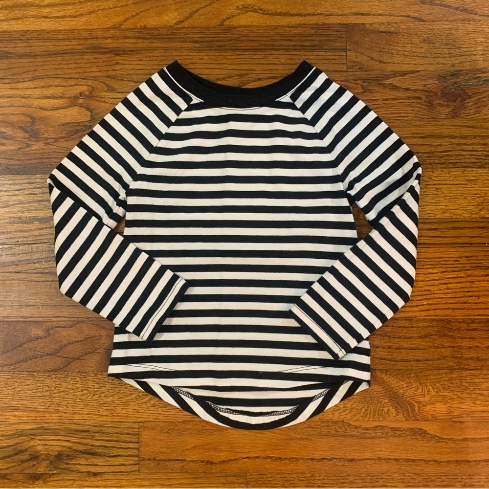 Cat & Jack LS Black & White Stripe Shirt Top Blouse
Girls 5 / 5T
60% Cotton 40%